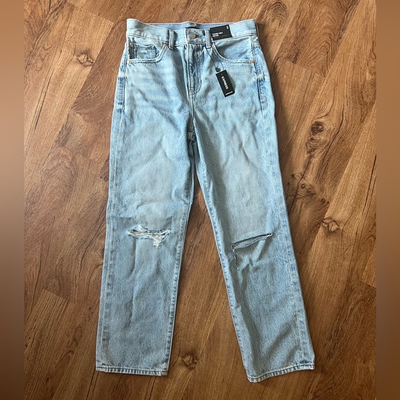 Express | High Wasted Light Wash Ripped Straight Ankle Jeans | Size 0 - Picture 4 of 14